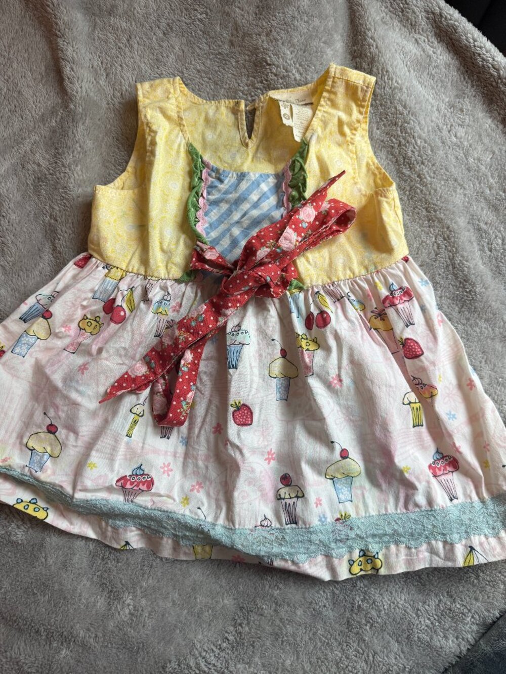 Matilda Jane top/dress cute cupcakes size 6